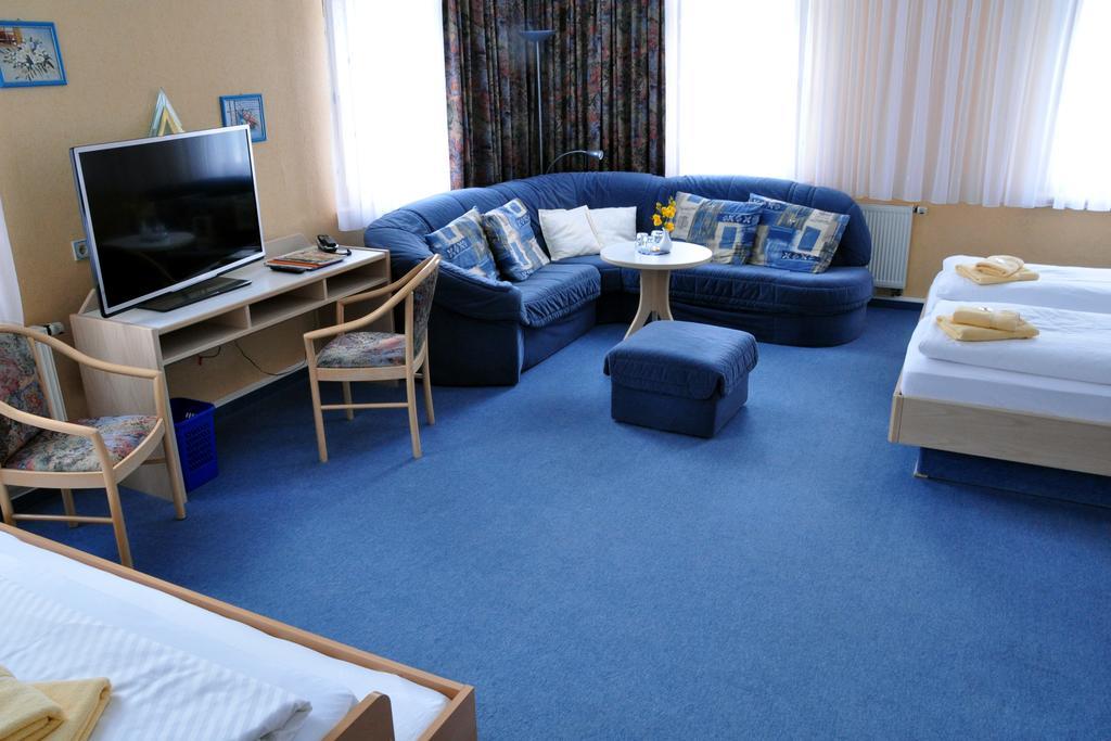 Hotel Am Hohen Schwarm Saalfeld Saale Ngoại thất bức ảnh