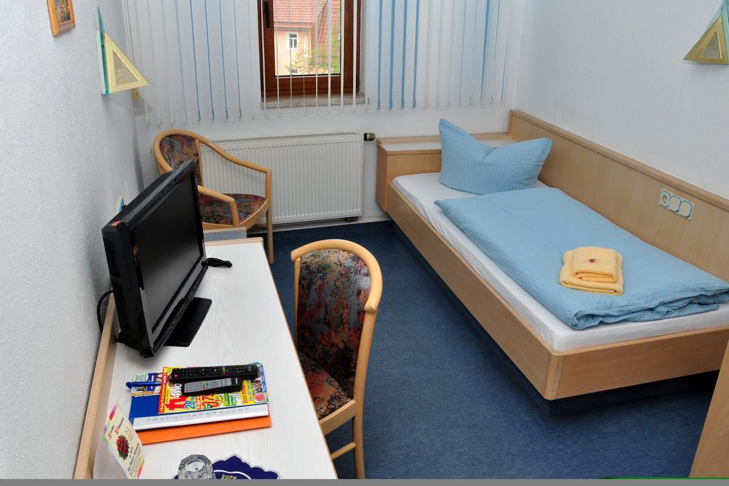 Hotel Am Hohen Schwarm Saalfeld Saale Phòng bức ảnh