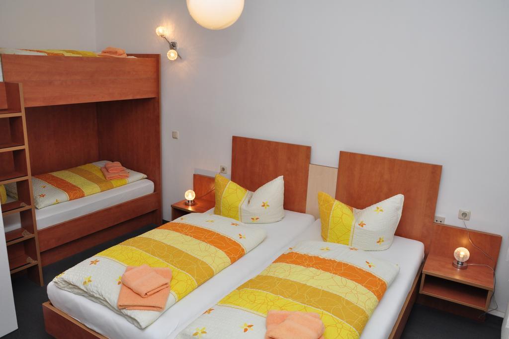 Hotel Am Hohen Schwarm Saalfeld Saale Ngoại thất bức ảnh
